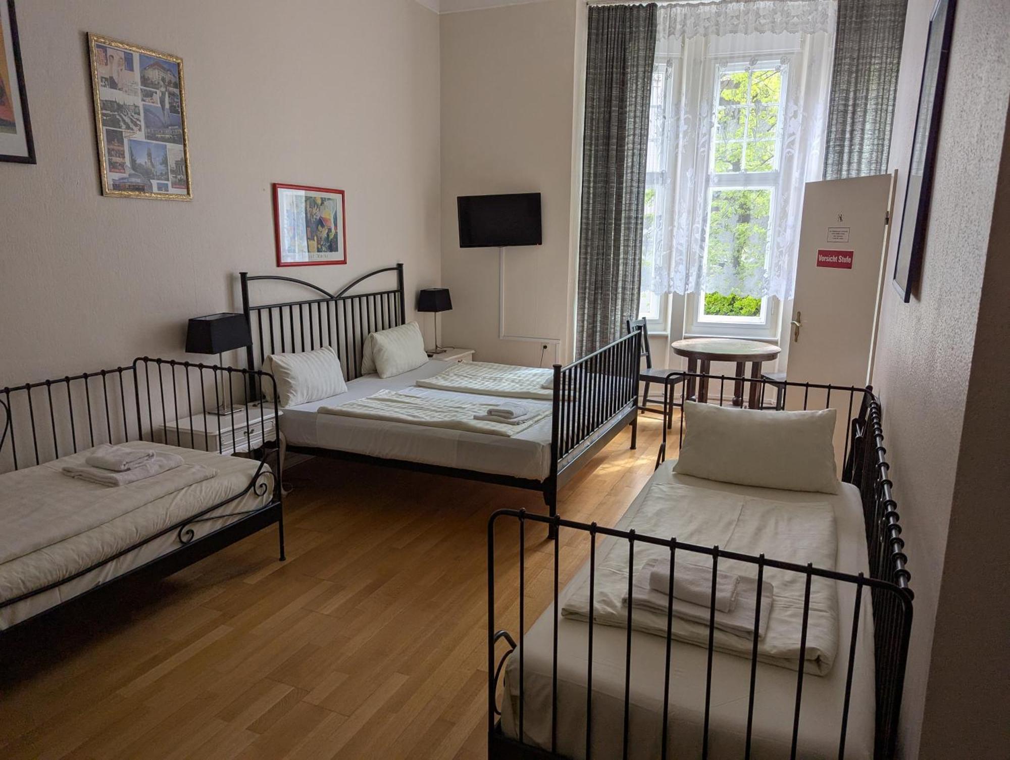 Hotel Pension Waizenegger Am Kurfuerstendamm, Berlin